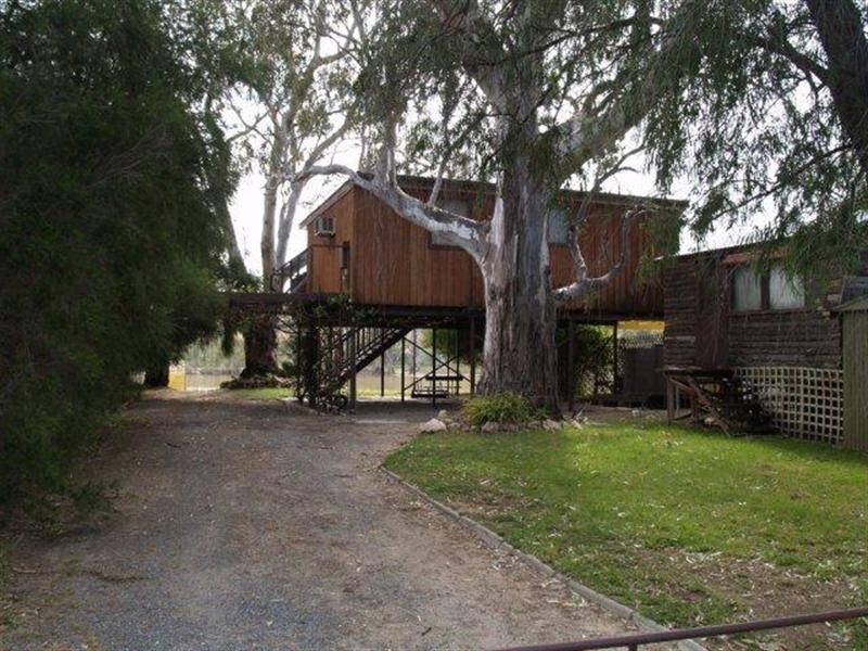 21 Page Drive, Blanchetown SA 5357