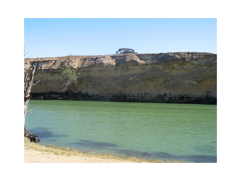 Sec 42 Hundred of Parcoola, Overland Corner SA 5330