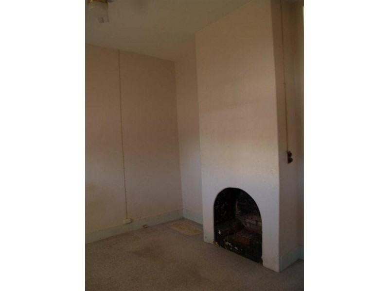 16 Eighth Street, Morgan SA 5320