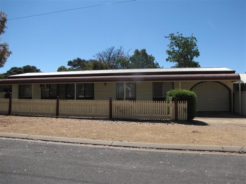 14 Hameister Avenue, Loxton SA 5333