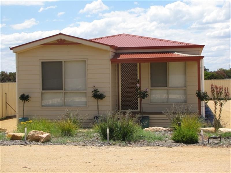 12 Schick Street, Loxton SA 5333