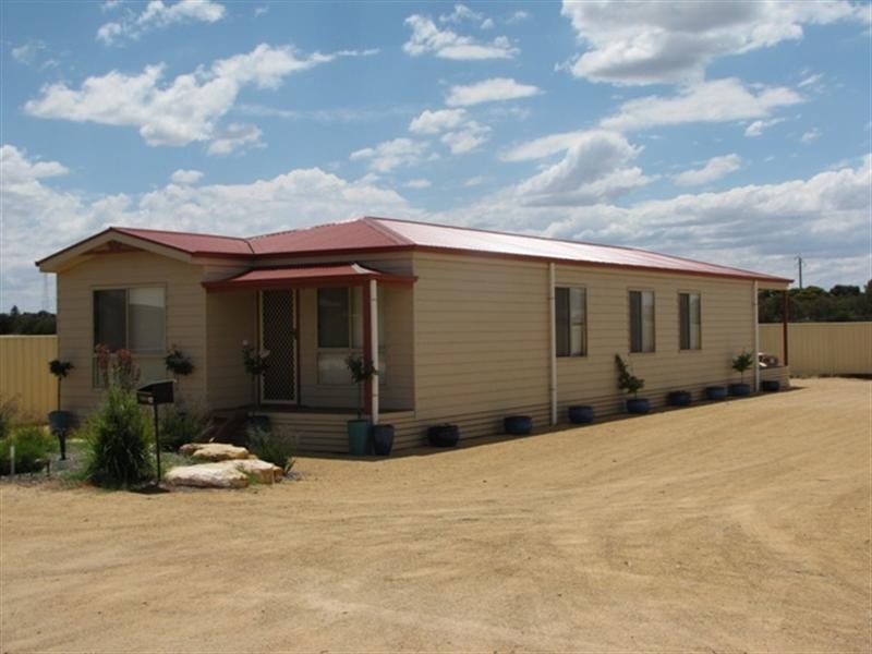 12 Schick Street, Loxton SA 5333