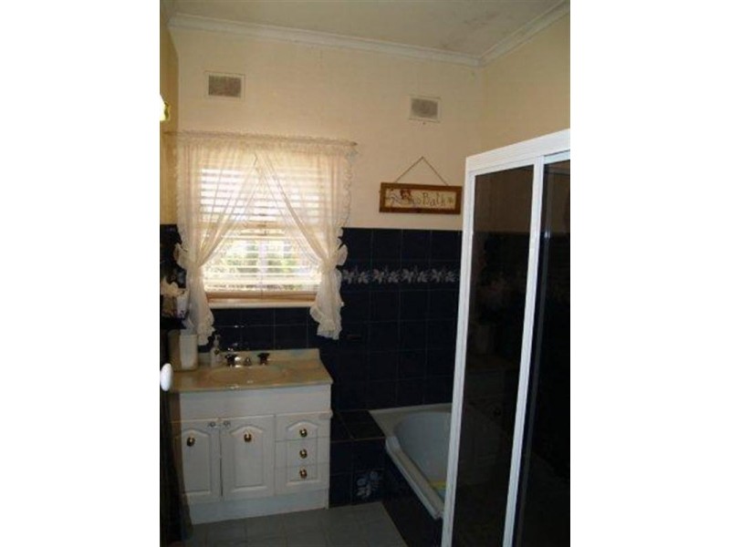 33 Borroughs Road, Waikerie SA 5330