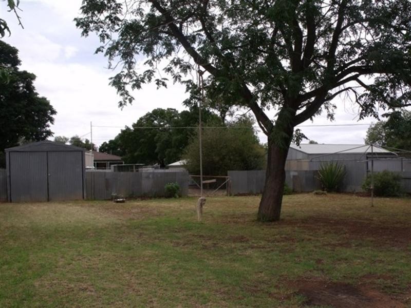 10 Sturt Street, Loxton SA 5333