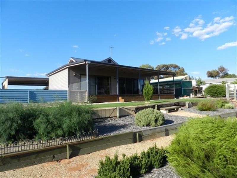 15 Schmidt Lane, Berri SA 5343