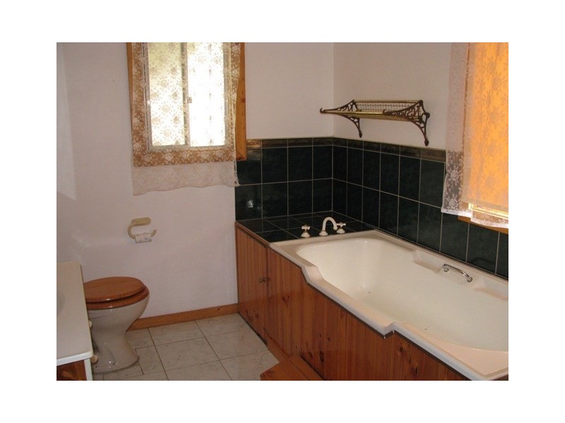 8 Lawrie Terrace, Waikerie SA 5330