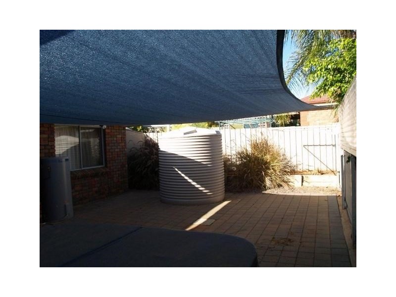 2 Edwards Crescent, Waikerie SA 5330