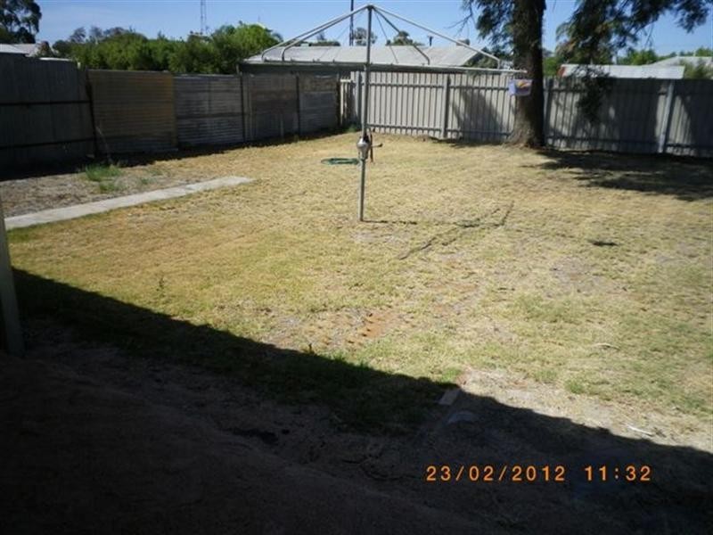 2 Coombe Street, Berri SA 5343