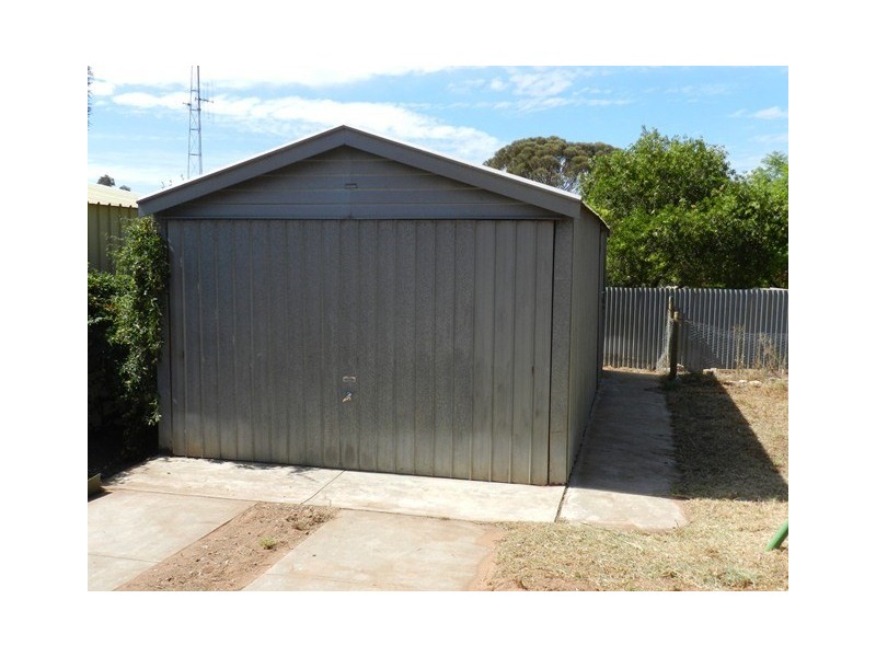 6 Bahnisch Avenue, Berri SA 5343