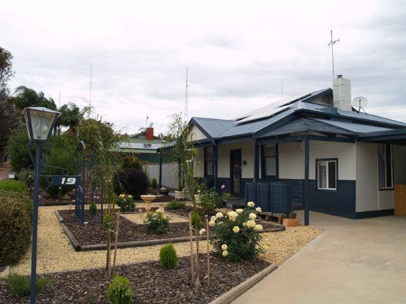 19 Kirby Street, Waikerie SA 5330
