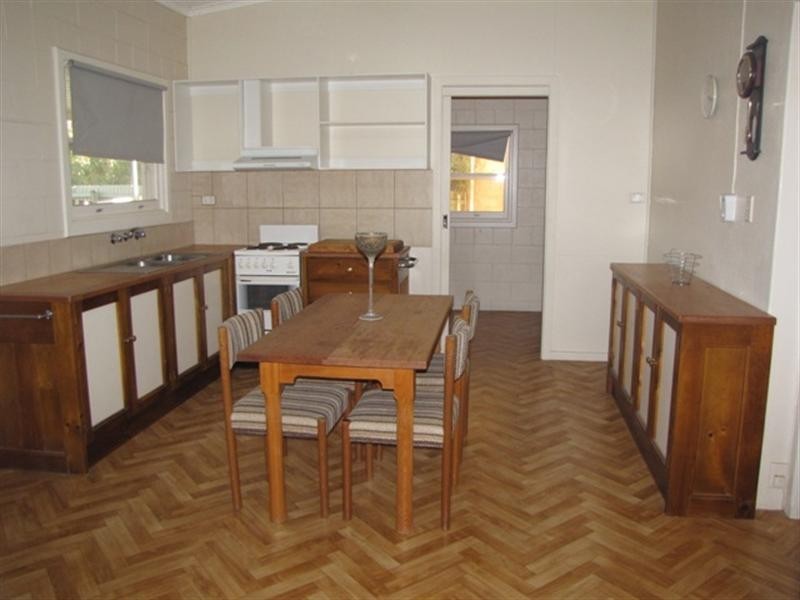 10 Fourth Street, Loxton SA 5333