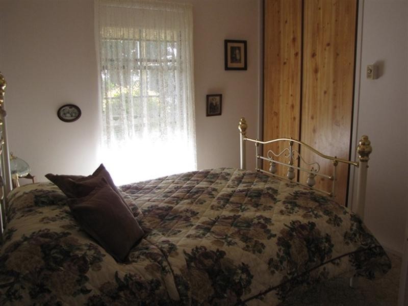 8 Downer Terrace, Lyrup SA 5343