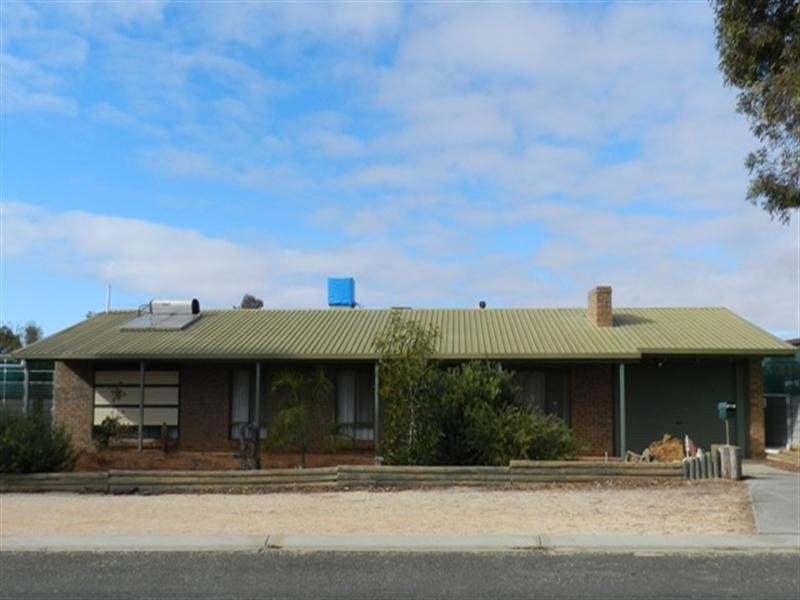 29 Eringa Avenue, Loxton SA 5333