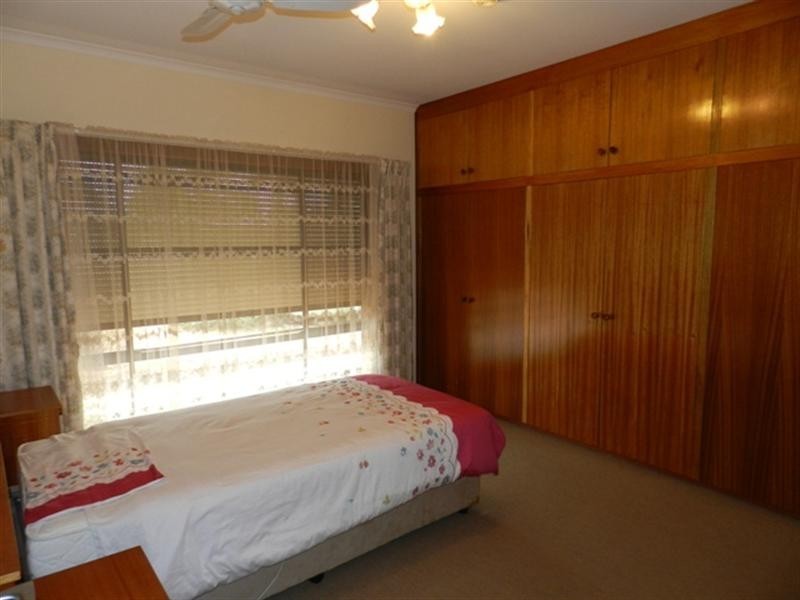 29 Eringa Avenue, Loxton SA 5333