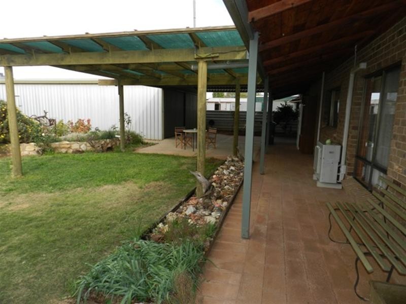 29 Eringa Avenue, Loxton SA 5333