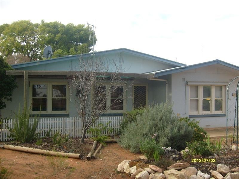 15 Colin Street, Loxton SA 5333