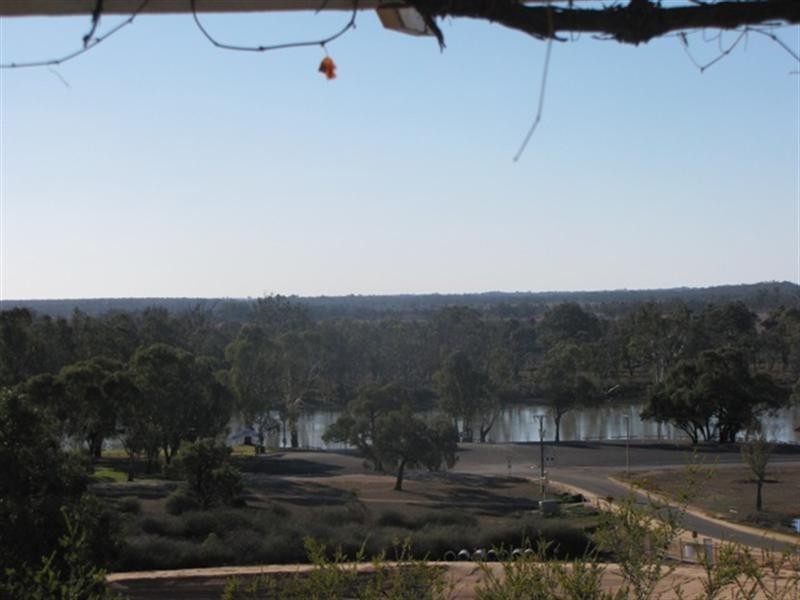 8 Hilltop Drive, Loxton SA 5333