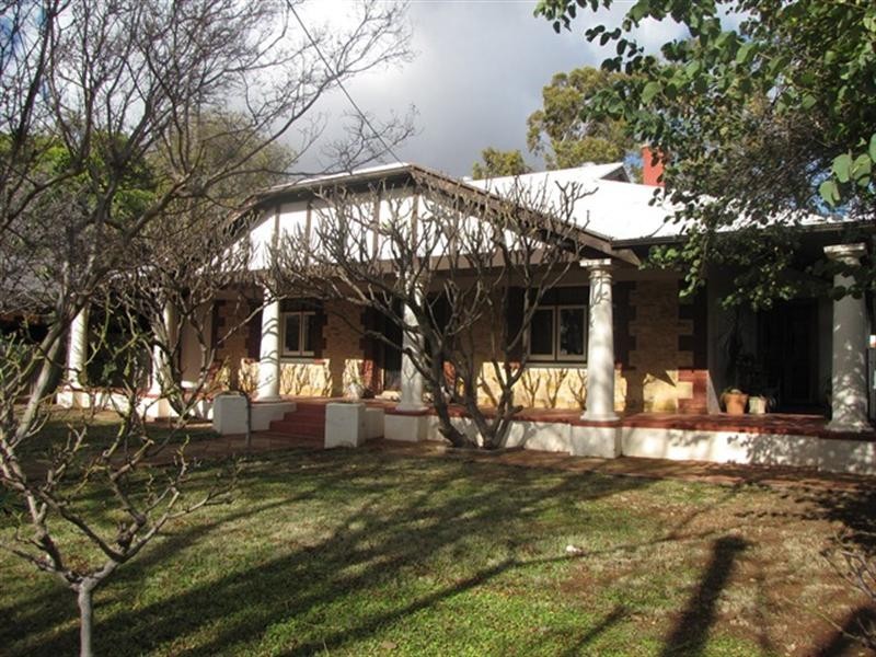 15 Laffer Street, Barmera SA 5345