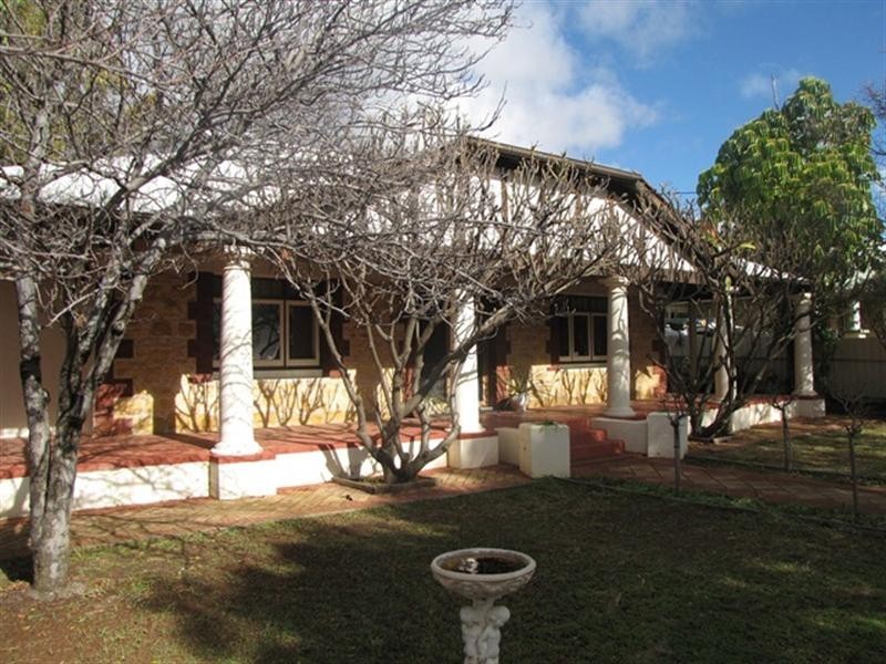 15 Laffer Street, Barmera SA 5345