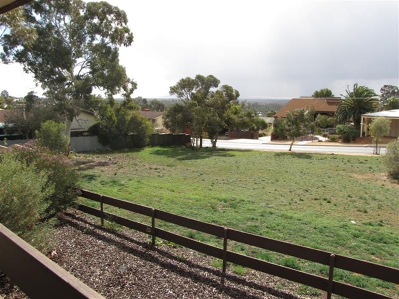 6 View Street, Loxton SA 5333