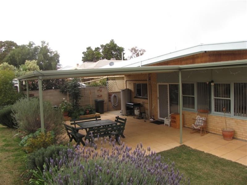 16 McMillan Street, Loxton SA 5333