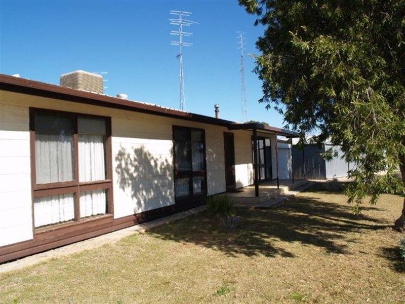 6 Eighth Street, Morgan SA 5320