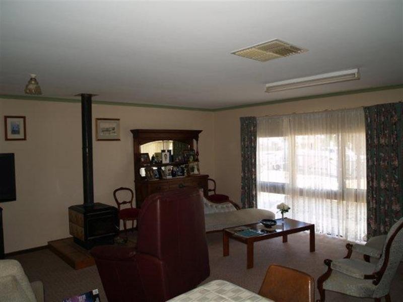 6 Eighth Street, Morgan SA 5320