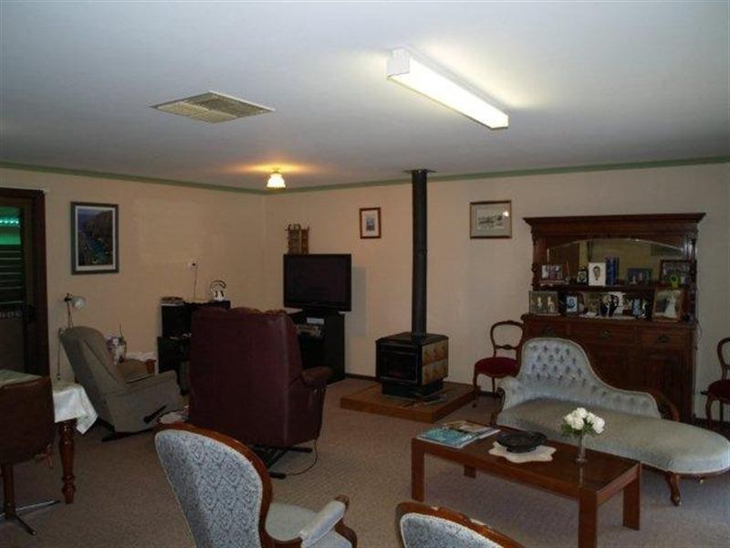 6 Eighth Street, Morgan SA 5320