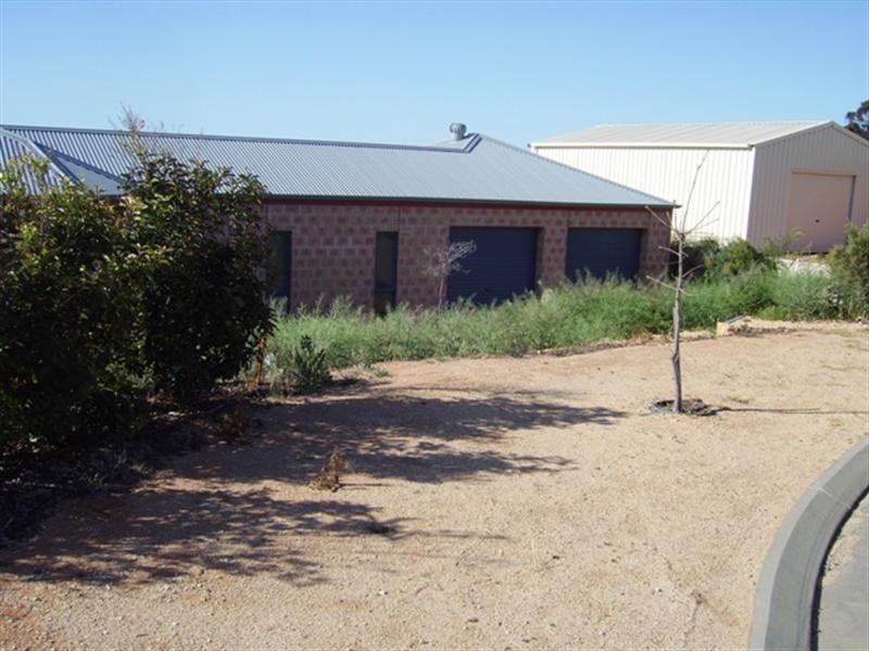 12 Stasinowsky Court, Loxton SA 5333