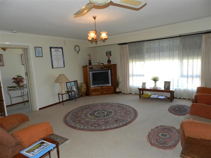 8 Westbrook Avenue, Loxton SA 5333