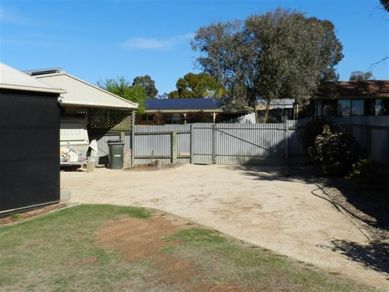 8 Westbrook Avenue, Loxton SA 5333