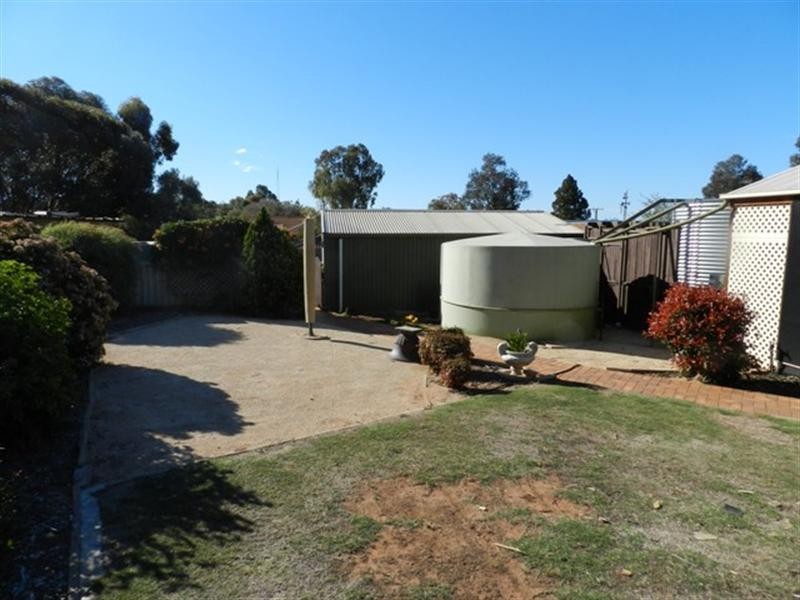 8 Westbrook Avenue, Loxton SA 5333