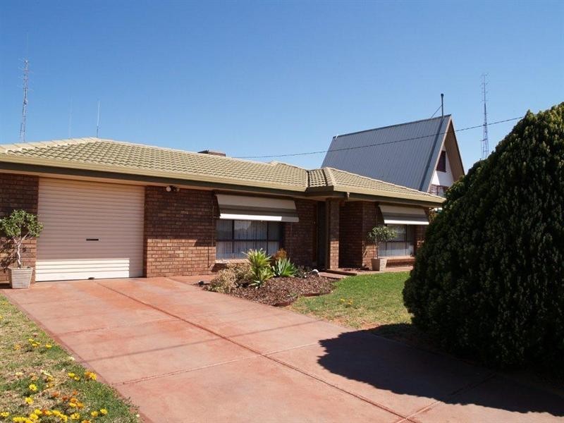 14 Isaacson Street, Waikerie SA 5330