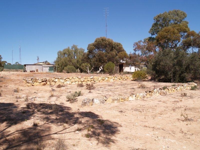 15 Holder Bottom Road, Waikerie SA 5330