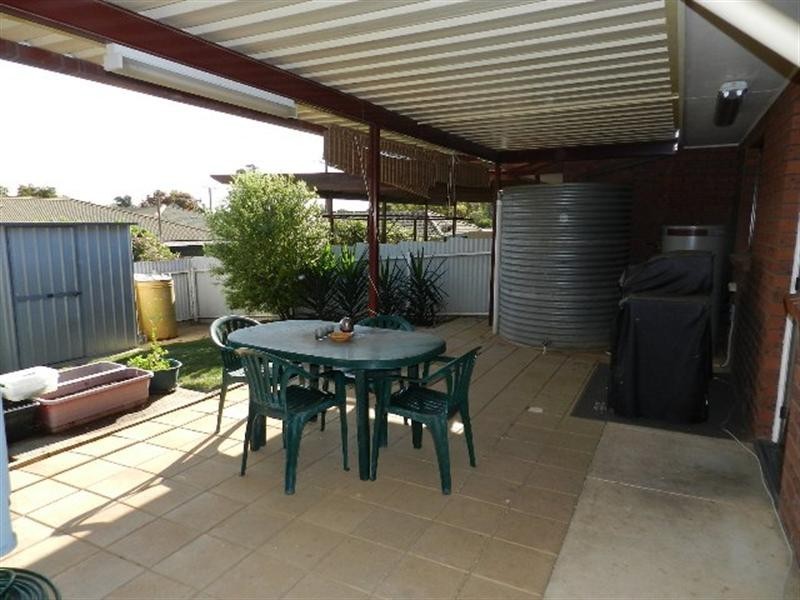 2/4 Guy Street, Berri SA 5343