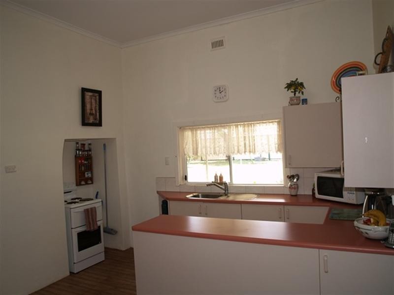 21 Railway South Terrace, Waikerie SA 5330