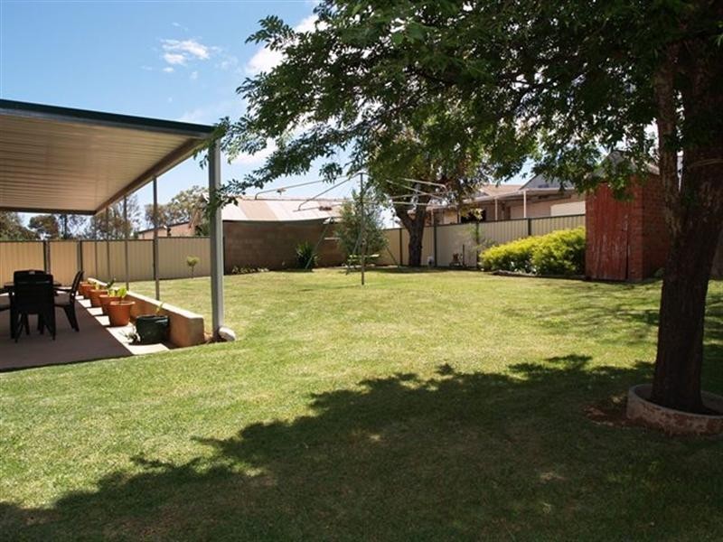 21 Railway South Terrace, Waikerie SA 5330