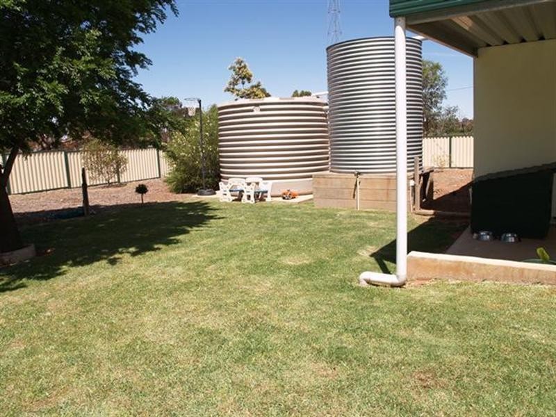 21 Railway South Terrace, Waikerie SA 5330