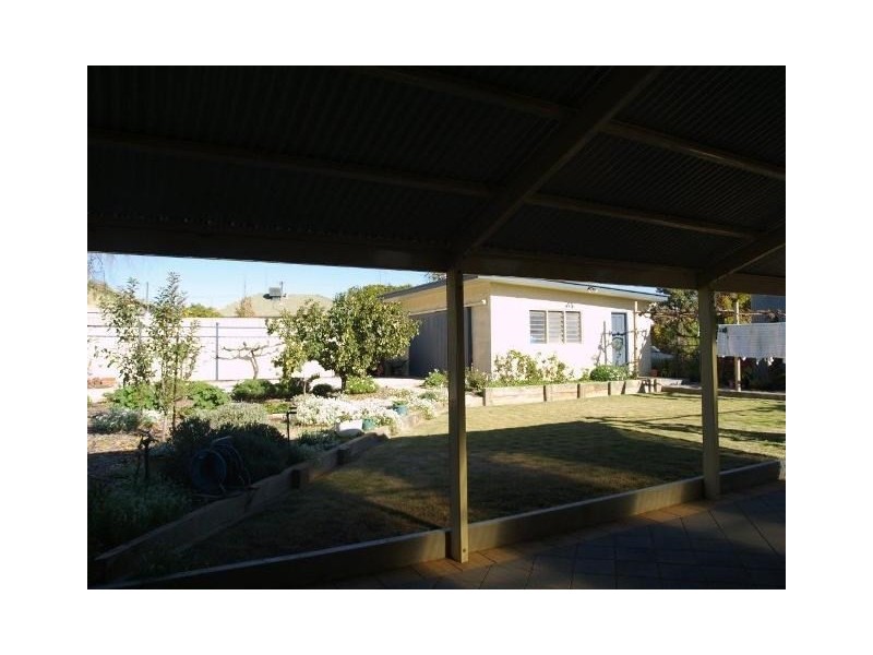 1 Thompson Street, Waikerie SA 5330