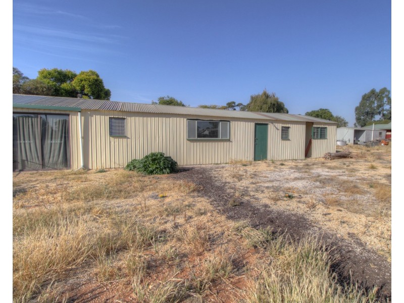 2 Betty Street, Loxton SA 5333