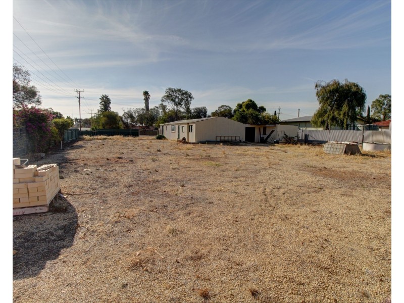 2 Betty Street, Loxton SA 5333