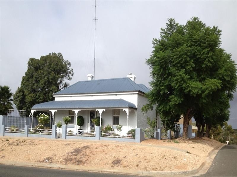 4 Eighth Street, Morgan SA 5320