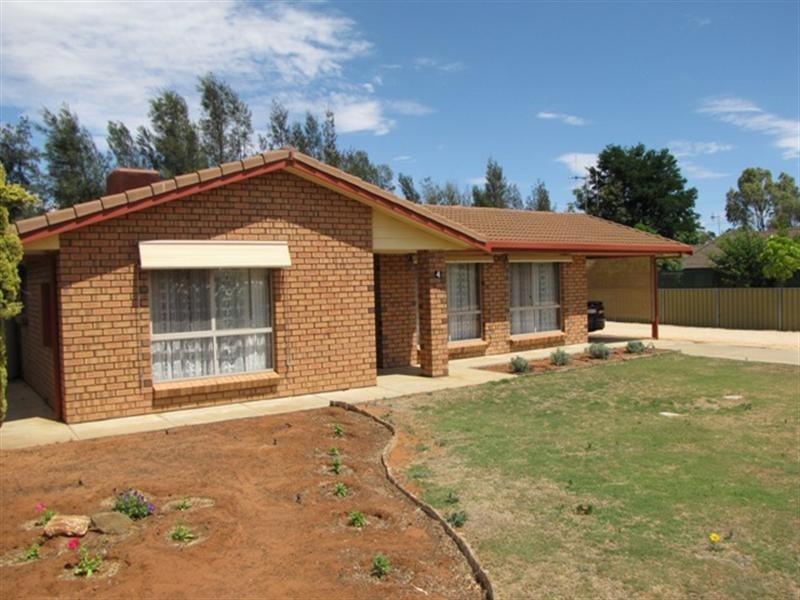 4 Hall Crescent, Loxton SA 5333