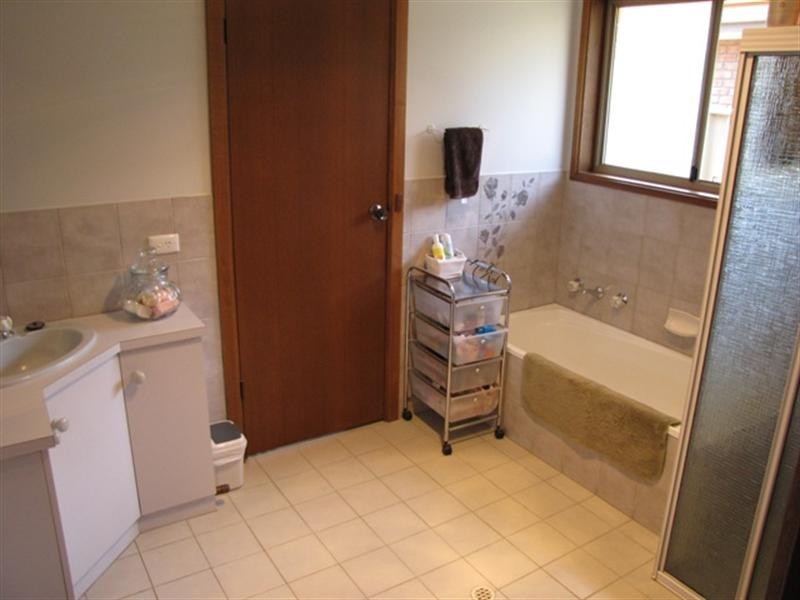 4 Hall Crescent, Loxton SA 5333