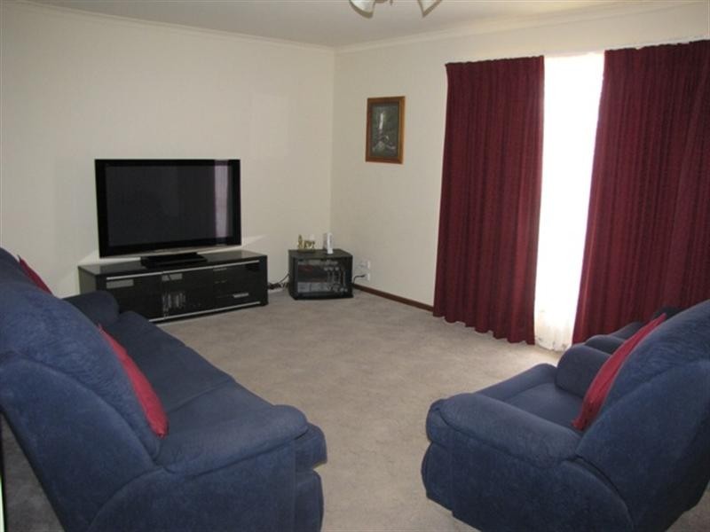 32 First Street, Loxton SA 5333
