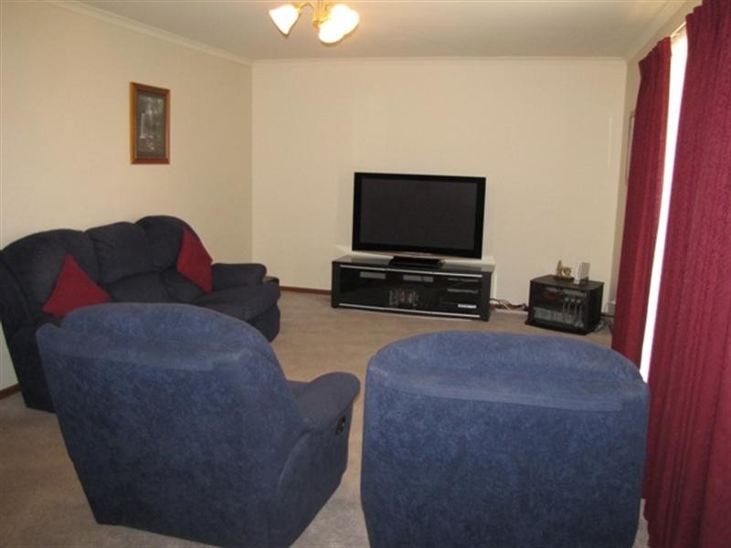 32 First Street, Loxton SA 5333