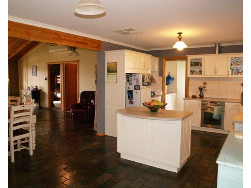 28 Elliott Road, Waikerie SA 5330