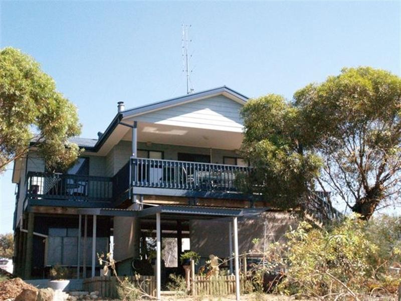 13 North Terrace, Blanchetown SA 5357