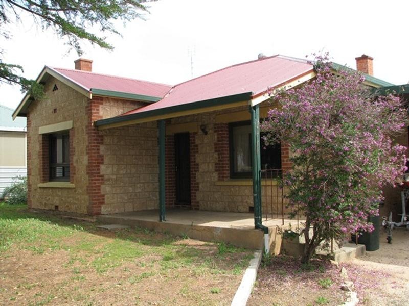 21 Henderson Street, Waikerie SA 5330