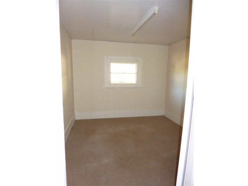 16 Third Street, Loxton SA 5333